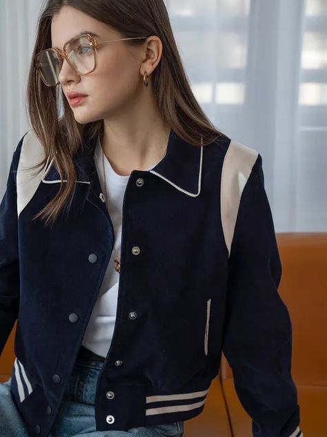 Varsity Jacket Outfit, Jacket Outfit Women, Stylish Jackets, W Concept, Fashion Sale, Casual Coat, Casual Style Outfits, Crop Jacket, Casual Jacket