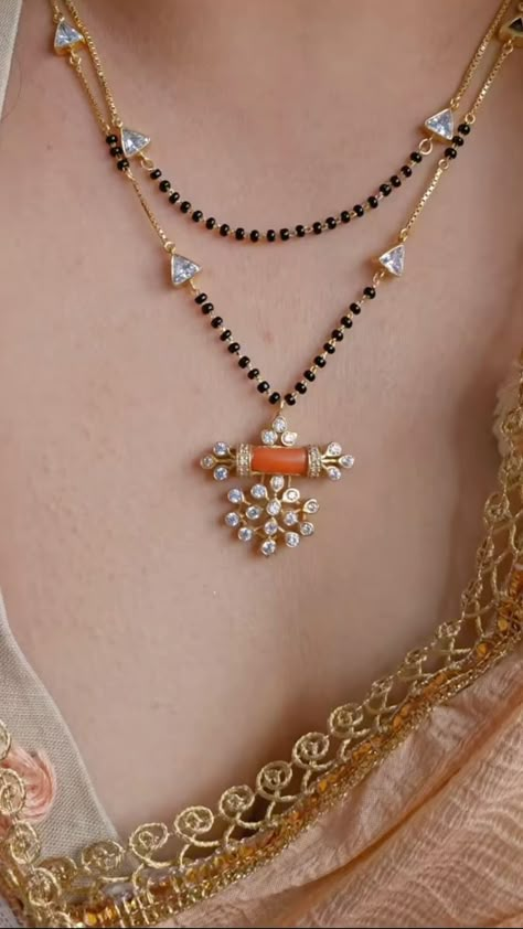 Magal Sutra Design Gold Latest Long, Pearl Mangalsutra Designs, Earrings Gold Indian Weddings, Black Beads Necklace Designs, Blackbeads Mangalsutra Designs, New Mangalsutra Designs Gold, Mangalsutra Chain Designs Gold, Bridal Gold Jewellery Indian, Gold Black Beads Mangalsutra