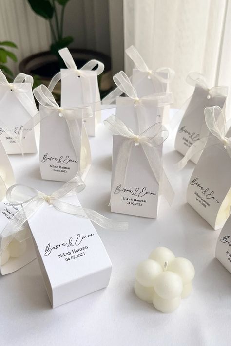 Wedding Candle Giveaways, Candles Wedding Souvenirs, Cute Bridal Shower Gifts For Guests, Candle Giveaways Wedding Favors, Guest Souvenirs Wedding, Candle Gift For Wedding, Candle Suviners, Wedding Souvenirs Candle, Candle For Wedding Gift