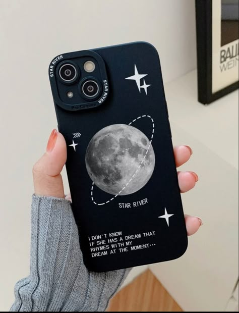 Case Ideas Phone, Black Case Aesthetic, Phone Cases Ideas, Phone Cases Black, Black Phone Cases, Carcase Iphone, Moon Phone Case, Artsy Phone Cases, Phone Case Diy Paint