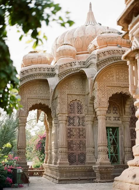 India Aesthetic, Travel India Beautiful Places, Jaipur Travel, India Architecture, Ancient Indian Architecture, India Trip, Relaxing Travel, India Photography, Travel India