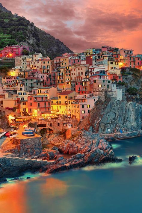 Cinco Terre Italy, Pueblos Aesthetic, Italia Aesthetic, Manarola Italy, Florence City, Romantic Holiday, Italy Aesthetic, Romantic Destinations, Destination Voyage