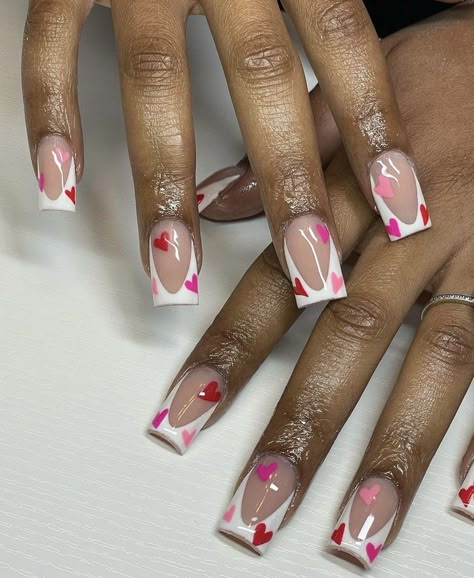 Valentine Freestyle Nails, Valentines Short Nails Ideas, Cute Nail Ideas Valentines Day, Short Acrylic Nails For Valentines Day, French Nail Designs Valentines Day, Shorties Acrylic Nails Valentines, Valentines Day Nails Designs French Tip, Valentine Day Nails Square, Creative Valentines Nails