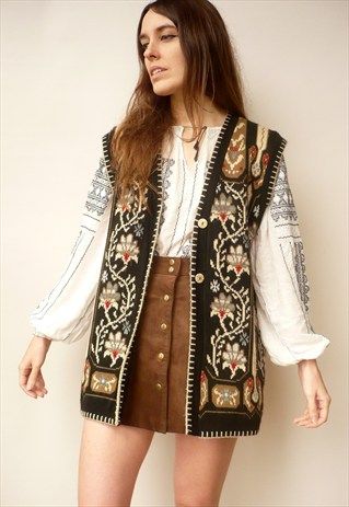 70s Waistcoat, Tapestry Vest Outfit, 70s Folk Fashion, Folk Inspired Fashion, Folk Vest, Embroidered Vest Outfits, Vintage Vest Outfits For Women, 70s Vest, 70s Vest Outfits