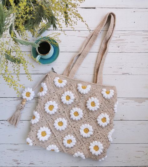 Daisy crochet bag
Granny squares love Crochet Granny Square Flower Bag, Daisy Bag Crochet, Daisy Crochet Bag, Flower Bag Crochet, Crochet Bag Granny, Sunflower Bag, Crochet Backpack Pattern, Daisy Bags, Crochet Tutorial Pattern