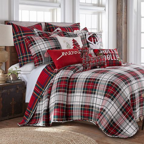 Christmas Bedrooms, Plaid Bedding, Plaid Quilt, Christmas Bedding, Christmas Bedroom, Cabin Style, Christmas Room, Twin Quilt, Log Cabins