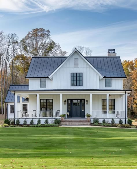 Black And White Farmhouse Exterior, Home Astethic, Farmhouse Blueprints, Functional Farmhouse, Beautiful Houses Exterior, White Farmhouse Exterior, Dream Life House, House Dream, Modern Farmhouse Exterior