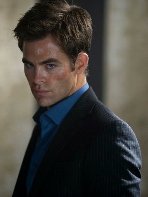 Chris Pine Young Chris Pine, Cris Pine, Chris Pine, Chris Pratt, Michael Fassbender, Pretty Men, Celebrity Crush, Blue Eyes, Brown Hair