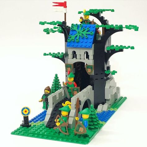 LEGO MOC Forestmen's Outpost by zr_legomaniac | Rebrickable - Build with LEGO Lego Forestmen, Forest Hideout, Lego Robin, Lego History, Brick Castle, Lego Medieval, Lego Knights, Decor Salon, Vintage Lego