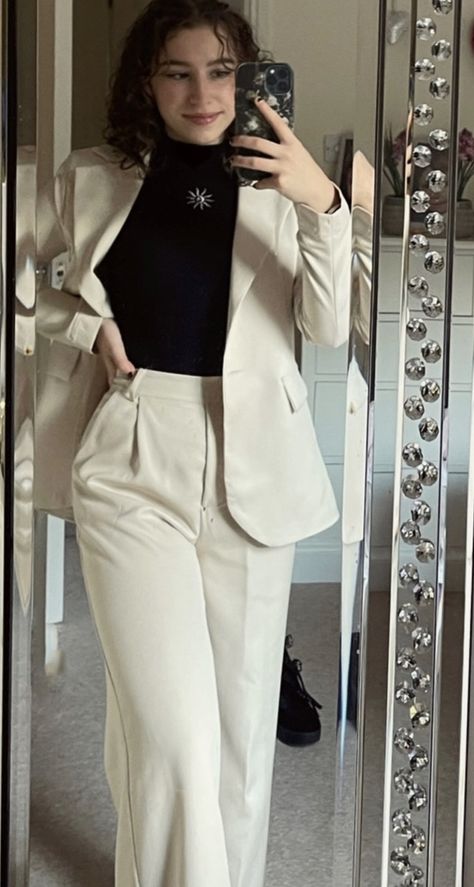 Business Formal Outfit, Formal Suits For Women, Blazer Outfits For Women, Business Outfits Women, Business Casual Outfits For Work, Woman Suit Fashion, Casual Day Outfits, Quick Outfits, Classy Work Outfits