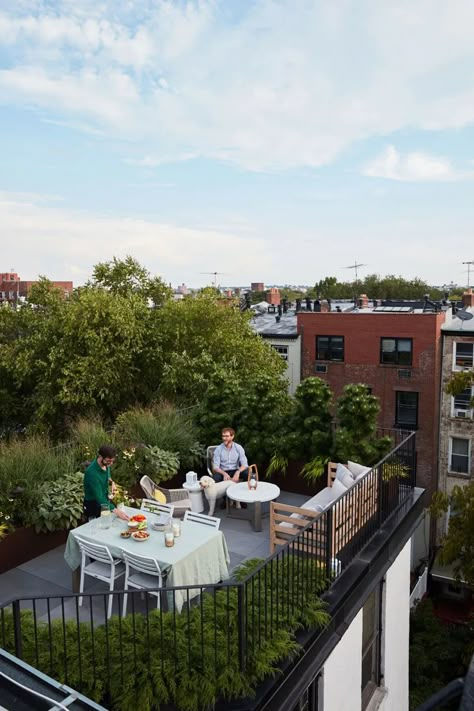 Apartment Rooftop, Design Per Patio, Ideas Terraza, Rooftop Patio Design, Roof Garden Design, Rooftop Gardens, Roof Gardens, Patio Terrace, Rooftop Design