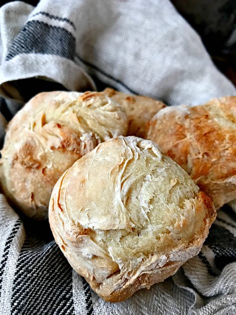 Make restaurant worthy crusty Italian style artisan rolls from scratch. Delicious and easy baked in your oven. These are brag-worthy! Crusty Bread Rolls Recipe, Crusty Bread Rolls, Jenny Can Cook, Artisan Rolls, Crusty Rolls, Bread Rolls Recipe, Artisan Bread Recipes, No Knead Bread, No Knead