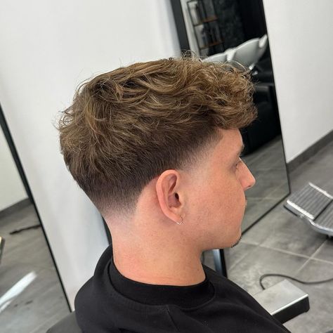 Coiffeur Nancy 🇫🇷 | TAPER with Texture 🫶🏻✂️ @wahlpro @wahlprouk @gammaplusna @gammapiu @slickgorilla… | Instagram Taper Fade Textured Top, Low Taper Haircut, Taper Fade Short Hair, Low Taper Fade Haircut, Men Fade Haircut Short, Low Taper, Mens Haircuts Short Hair, Modern Short Hairstyles, Textured Crop