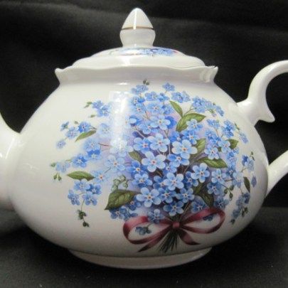 Forget Me Not Teapot Butterfly Teapot, Bone China Teapots, English Tea Cups, Tea Warmer, China Teapot, Elegant Bouquet, Beautiful Tea, Love Tea, Porcelain Blue