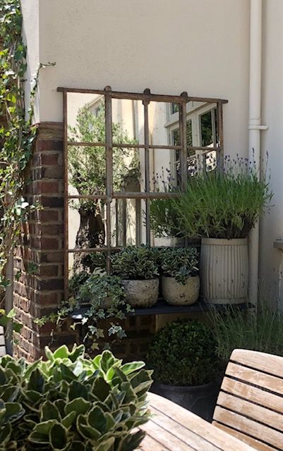 Architectural Mirror, Small Courtyard Gardens, Garden Display, Courtyard Gardens Design, Courtyard Gardens, Back Garden Design, Areas Verdes, Garden Mirrors, Outdoor Mirror