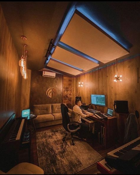 Small Recording Studio Design, Small Recording Studio, Home Music Studio Ideas, Bedroom Music Studio, Studio Room Ideas, Studio Room Design, Music Room Art, Music Room Design, Home Recording Studio Setup