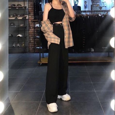 Korean Fashion Ideas, Korean Outfit Street Styles, Korean Casual Outfits, Streetwear Mode, London Street Style, Korean Casual, Korean Girl Fashion, Korean Fashion Trends, Korean Street