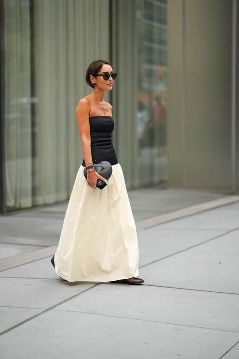 Street Style Trends 2023, Drop Waist Dress Outfit, Style Trends 2023, Drop Waist Skirt, Vibrant Outfits, Nyfw Street Style, The Everygirl, Trends 2023, Dress Up Outfits