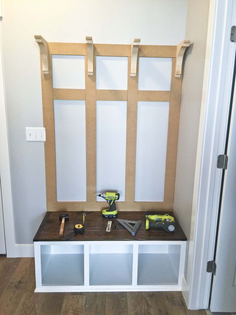 DIY Mudroom Bench Part 2 - Honeybear Lane Diy Mudroom Bench Plans, White Bench Entryway, Crate Bench, Mudroom Bench Ideas, Diy Entryway Bench, Farmhouse Mudroom, Diy Mudroom, Mudroom Lockers, Bench Mudroom