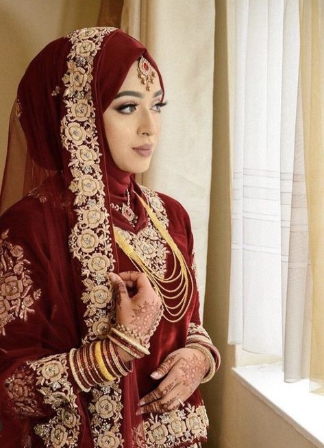 Asian Wedding Outfits, Muslim Wedding Dress Hijab Bride, Muslim Wedding Hijab, Hijabi Bride, Wedding Dress Hijab, Wedding Hijab Styles, Hijabi Wedding, Bridal Hijab Styles, Hijab Stile