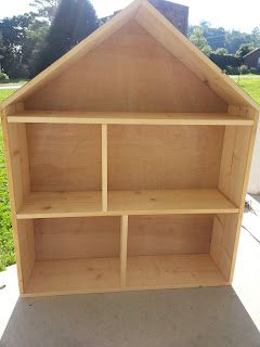 Diy Doll House Bookshelf, Diy House Bookshelf, Simple Wooden Dollhouse, Diy Dollhouse For Barbie, Diy Barbie House Plans, Superhero House, Homemade Barbie House, House Bookshelf, House Bookcase