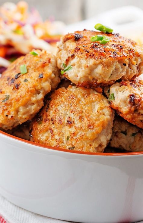 Flounder Fillet Recipes, Air Fryer Chicken Patties, Airfryer Dinner, Chicken Rissoles, Chicken Patty Recipes, Ground Chicken Burgers, Chicken Bites Recipes, Cakes Easy, Schnitzel Recipes