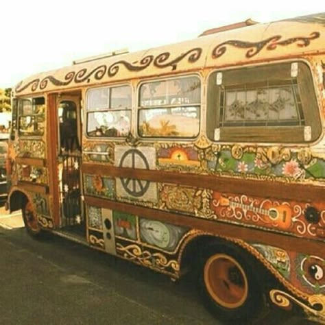 Combi Hippie, Kida Disney, Vw Minibus, Mundo Hippie, Kombi Motorhome, Hippie Car, Kombi Home, Hippie Bus, Hippie Lifestyle