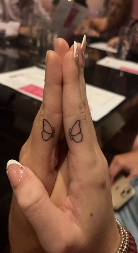 Mother Daughter Tattoos For 4 Daughters, Cute Mum And Daughter Tattoos, Simple Cute Matching Tattoos, Matching Tattoos With Mom And Daughter, Mom N Daughter Tattoos, Matching Tattoos For Mom And Daughter, Mom And Daughter Tattoos Matching Unique, Tiny Mother Daughter Tattoos, Mommy Daughter Tattoos