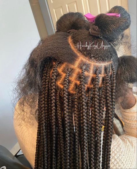 Hair Braider Vision Board, How To Start A Braiding Business, Braiding Hair Aesthetic, Braiding Aesthetic, Getting Hair Done Aesthetic, Black Hairstylist Aesthetic, Hair Braider Aesthetic, Braider Aesthetic, Hair Stylist Aesthetics