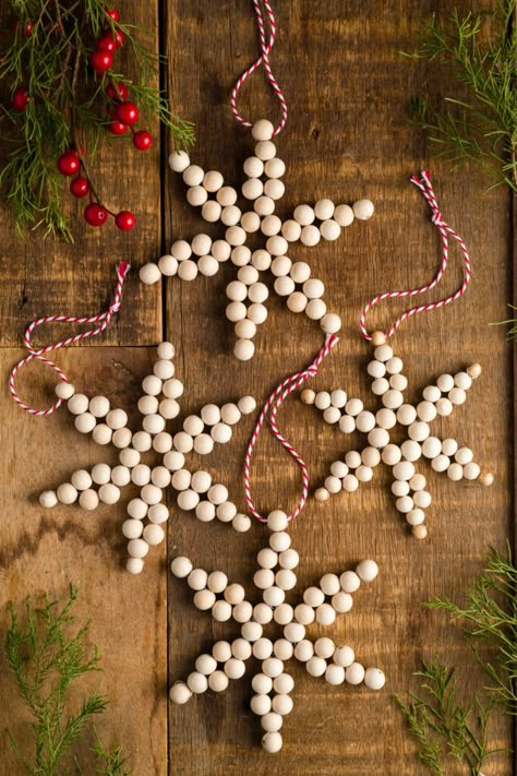 DIY Christmas Star Ornaments Diy Christmas Star, Beaded Christmas Decorations, Inexpensive Christmas, Classroom Christmas, For School, Star Ornaments, Diy Christmas Tree Ornaments, Christmas Ornament Wreath, Ornament Ideas