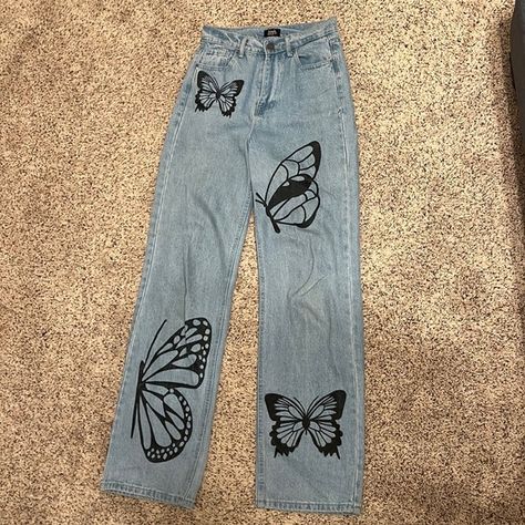 1/25, blue jean with butterfly pattern, simple society Jeans Painting Butterfly, Butterfly Painting On Jeans, Painting On Blue Jeans, Butterfly Painted Jeans, Fabric Painting On Jeans, Painting Clothes Ideas, Hand Painting Ideas, Painting On Jeans, Butterfly Doors