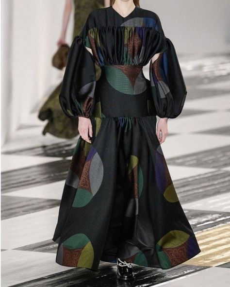 Pret A Porter Fashion, Collection Couture, 2020 Fashion Trends, Live Fashion, Winter Trends, Fashion Show Collection, Fashion 2020, Couture Collection, Runway Looks