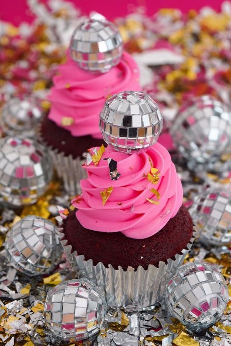 Disco Ball Cupcakes by Wandering Whisk Bakeshop. Ball Cupcakes, Disco Cake, Disco Birthday, Disco Birthday Party, Disco Party Decorations, Cake Mini, Disco Theme, Cowgirl Birthday Party, Bday Party Theme