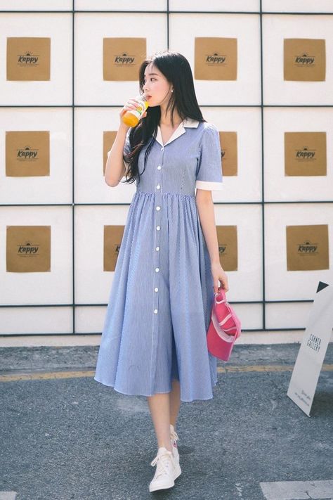 Dress Korean Style Simple, Cute Frocks, Cute Frock, Simple Frock Design, Casual Frocks, Simple Frocks, Stylish Short Dresses, Fashion Top Outfits, Cute Dress Outfits