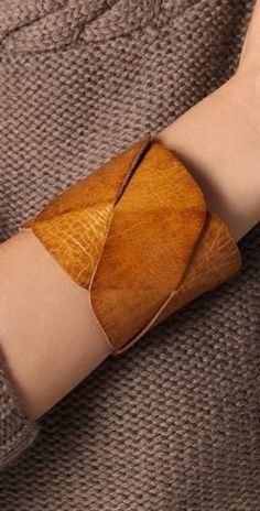 Art Du Cuir, Diy En Cuir, Wrap Armband, Handmade Leather Jewelry, Boho Cuff, Handmade Leather Bracelets, Leather Jewellery, Braided Leather Bracelet, Bracelet Boho