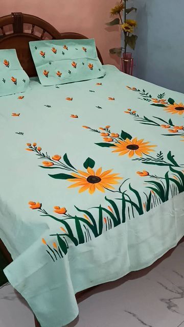 Bad Sheets Design Painting, Fabric Painting Bedsheets Design, Bedsheets Painting Designs, Drawing On Fabric Ideas, Fabric Painting Ideas For Bedsheets, Fabric Painting On Bedsheet, Bedsheet Painting Designs Bed Sheets, Painting Bedsheets Design, Hand Painted Bedsheets Designs