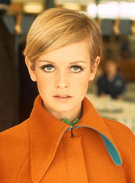 Twiggy costume Twiggy Haircut, Twiggy Lawson, Twiggy Hair, 1960s Twiggy, 60s Hairstyles, Most Popular Halloween Costumes, Colleen Corby, Fashion 60s, Twiggy Fashion