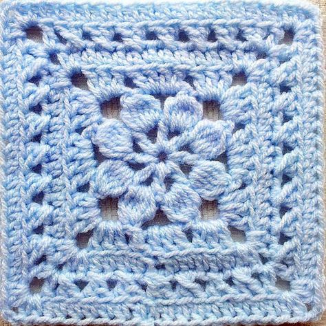 Walled Garden Square Crochet Afghan Squares, Motifs Granny Square, Crochet Squares Afghan, Granny Square Crochet Patterns Free, Walled Garden, Crochet Blocks, Granny Square Blanket, Crochet Square Patterns, Granny Squares Pattern