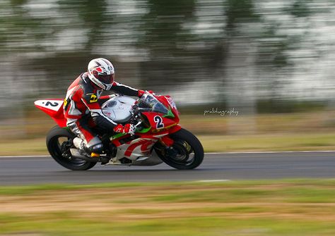 panning-photography Panning Photography, Motion Blur Photography, Pan Photo, Motion Photography, Slow Shutter Speed, Photo Class, Photography Cheat Sheets, Action Photography, Bike Photography