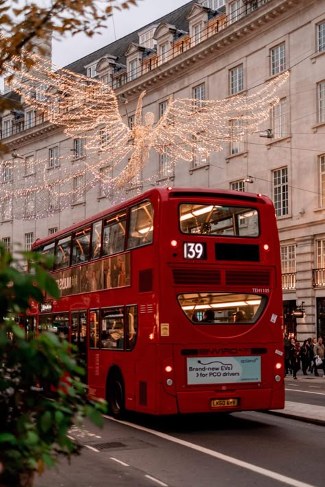 Regent Street Christmas Lights London London Christmas Lights Aesthetic, British Christmas Aesthetic, London Christmas Aesthetic, Moodboard Travel, London Xmas, London Christmas Market, London Christmas Lights, London At Christmas, Europe Christmas