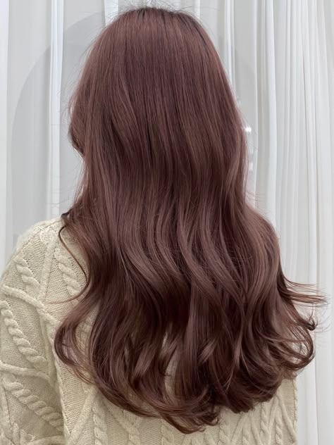 25+ Korean Hair Color Ideas and Trends to Try ASAP • Kbeauty Addiction Korean Hair Color Ideas, Korean Hair Dye, Brown Hair Korean, Cinnamon Brown Hair, Beige Hair Color, Brown And Pink Hair, Lavender Hair Colors, How To Have Style, Cinnamon Hair