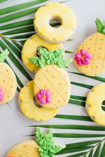 Luau Cookies, Pineapple Cakes, Pineapple Birthday Party, Pineapple Cookies, Pineapple Theme, Pineapple Birthday, Pineapple Party, Pink Apron, Pineapple Parties