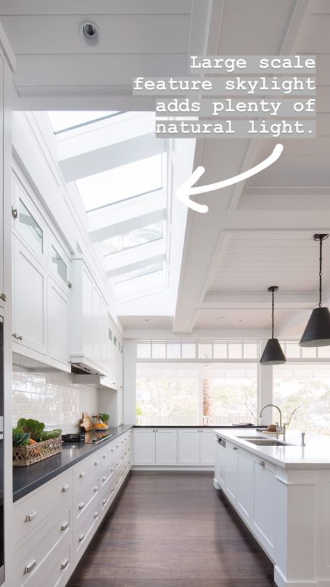 Skylight at the back kitchen Skylight Design, Skylight Kitchen, Kitchen Redesign, Kitchen Ceiling, Kitchen Room Design, Kitchen Inspiration Design, Open Plan Kitchen, Kitchen Style, Interior Design Kitchen