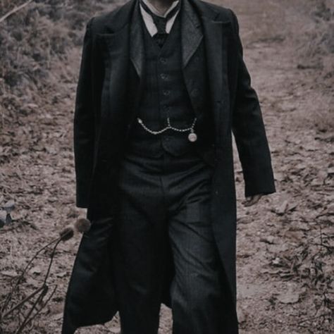 Old Suits Men Aesthetic, Kerri Maniscalco, Stalking Jack The Ripper, Victorian Men, Dark Academia Outfits, John Brown, Academia Outfits, Jack The Ripper, Academia Fashion