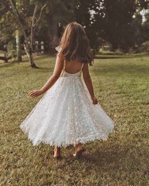 Flower Girl Dresses: 33 Looks For Little Girls + FAQs Flower Girl Gown, Boho Flower Girl, Island Dress, Girls White Dress, White Flower Girl Dresses, Lace Flower Girls, Grace Loves Lace, Flower Girl Dress Lace