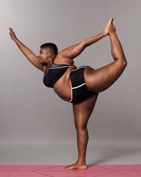 28 Black Fitness Pros You Should Be Following on Instagram | SELF Body Positive Yoga, Body Positive Fitness, Life Drawing Reference, Reference Board, Yoga Iyengar, Black Fitness, Yoga Posen, Anatomy Poses, Female Pose Reference