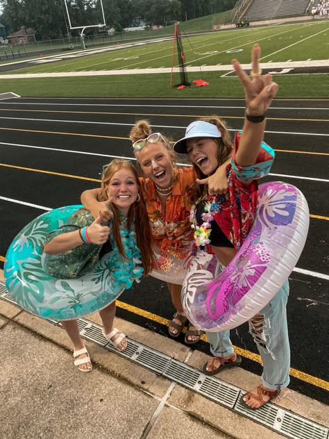 Team Tuesday Spirit Week, Beach Outfit For School Spirit Week, Beach Outfit School Spirit, Beach Sprit Week, Tbt Outfits Spirit Week, Beach Vs Blizzard Spirit Week, Beach Day Outfit School Spirit Week, School Hawaiian Day Outfits, Beach Hoco Theme Outfit