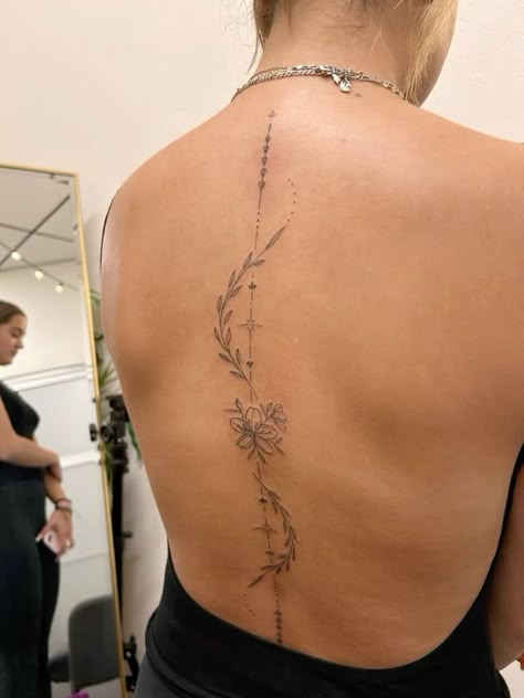 Back Tattoo Inspo Aesthetic, Ribs Women Tattoo, Body Botanical Tattoo, Vines Down Spine Tattoo, Back Tattooed Woman, Feminine Dragon Spine Tattoo, Indian Back Tattoo For Women, The Rock Tattoo Design, Ornamental Spinal Tattoo