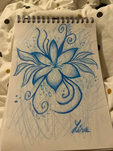 Blue Flower Drawing Easy, Blue Flower Sketch, Habisquis Flower Drawing Easy, Hibiscus Flowers Drawing, Sketchbook Easy Ideas, How To Draw Hibiscus Flower, Blue Drawings Easy, Easy Drawings Sketches Doodles, Flowers To Draw Easy