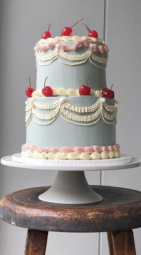 Victorian Cakes, Bolo Vintage, Tiered Cakes Birthday, Tiered Cake Design, Fake Cakes, Vintage Birthday Cakes, Cake Drawing, Elegant Birthday Cakes, Vintage Cakes